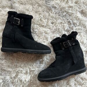 Aquatalia Caitlyn waterproof suede wedge booties with shearling trim 7.5 black